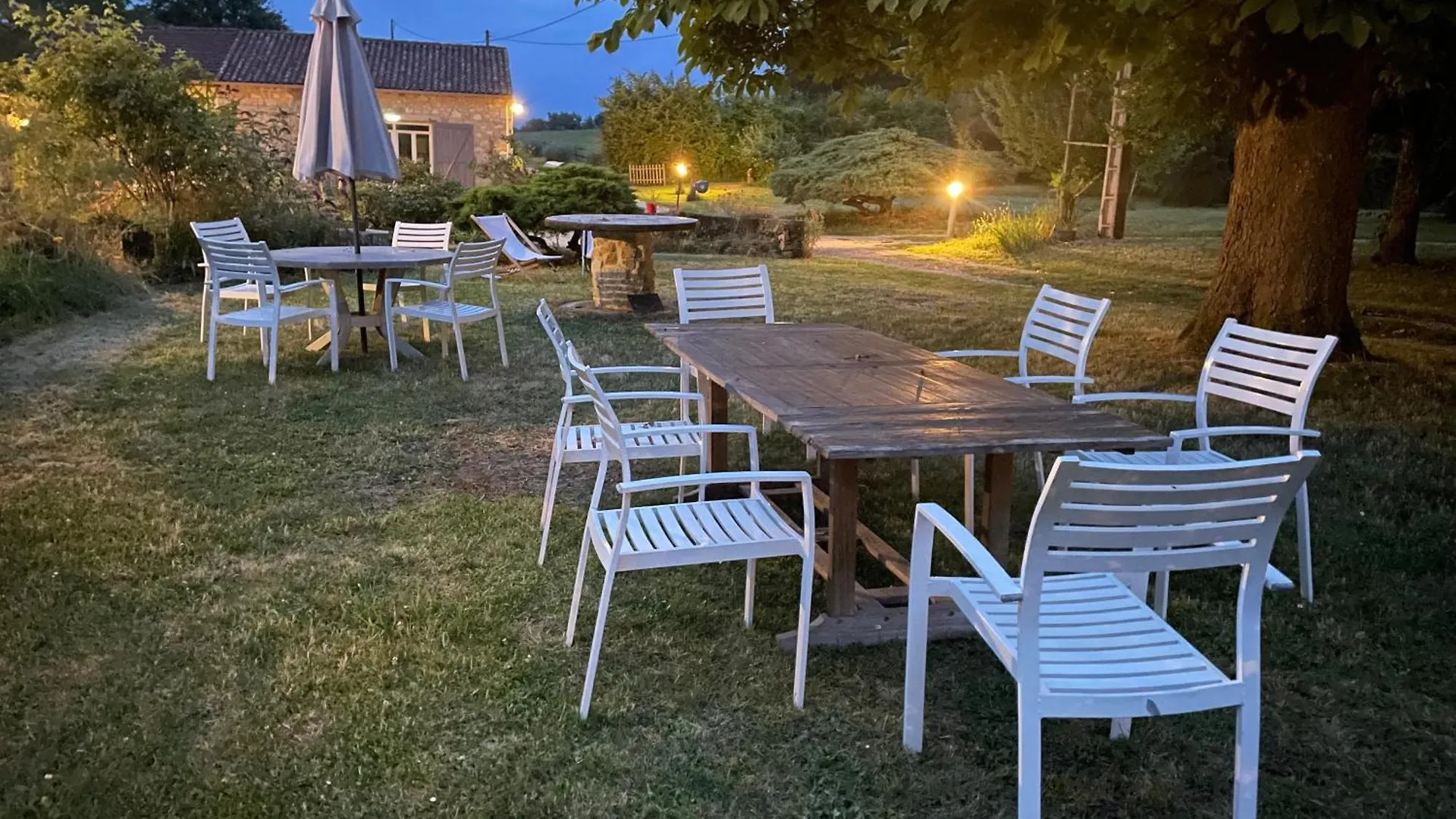 Hameau Du Hour - Chambre D'Hotes Et Gites Beraut France
