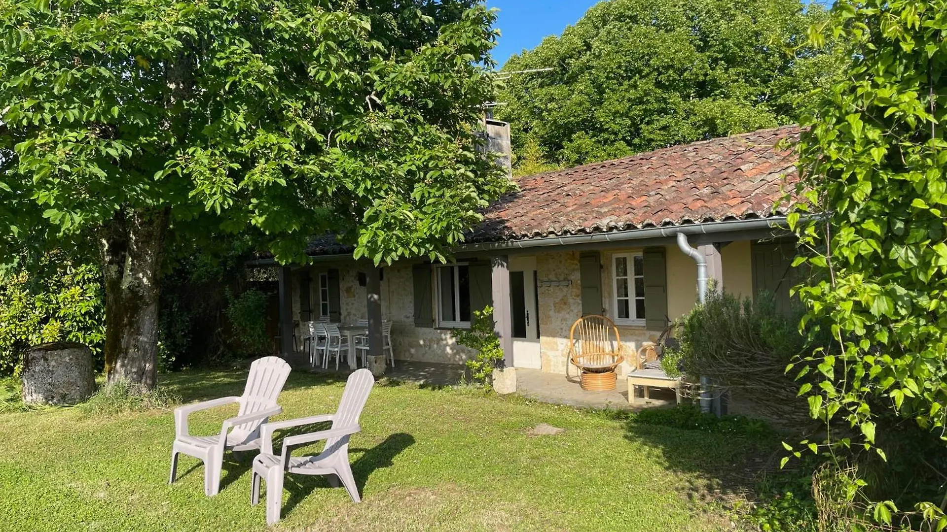 Bed & Breakfast Hameau Du Hour - Chambre D'Hotes Et Gites Beraut France